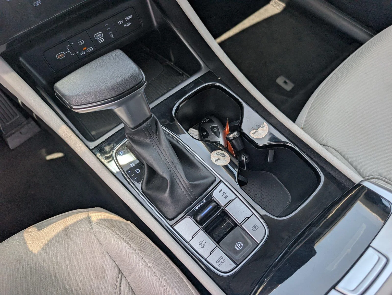 Used 2025 Shimmering Silver Hyundai SEL image 18