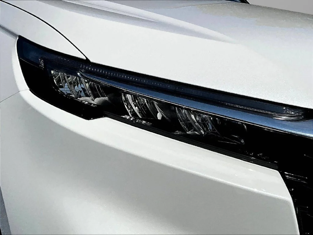 New 2026 Platinum White Pearl Honda AWD EX image 26