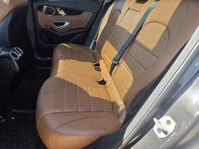 Used 2022 Graphite Grey Metallic Mercedes-Benz GLC 300 image 27
