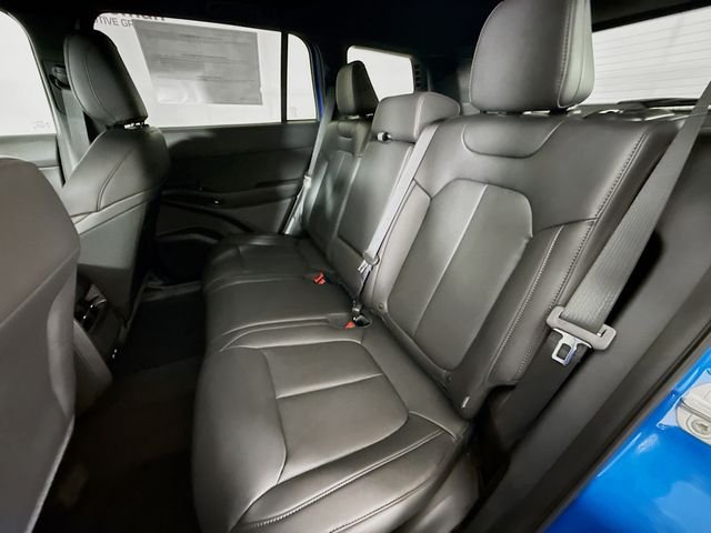 New 2026 Hydro Blue Pearl-Coat Exterior Paint Jeep Limited image 23