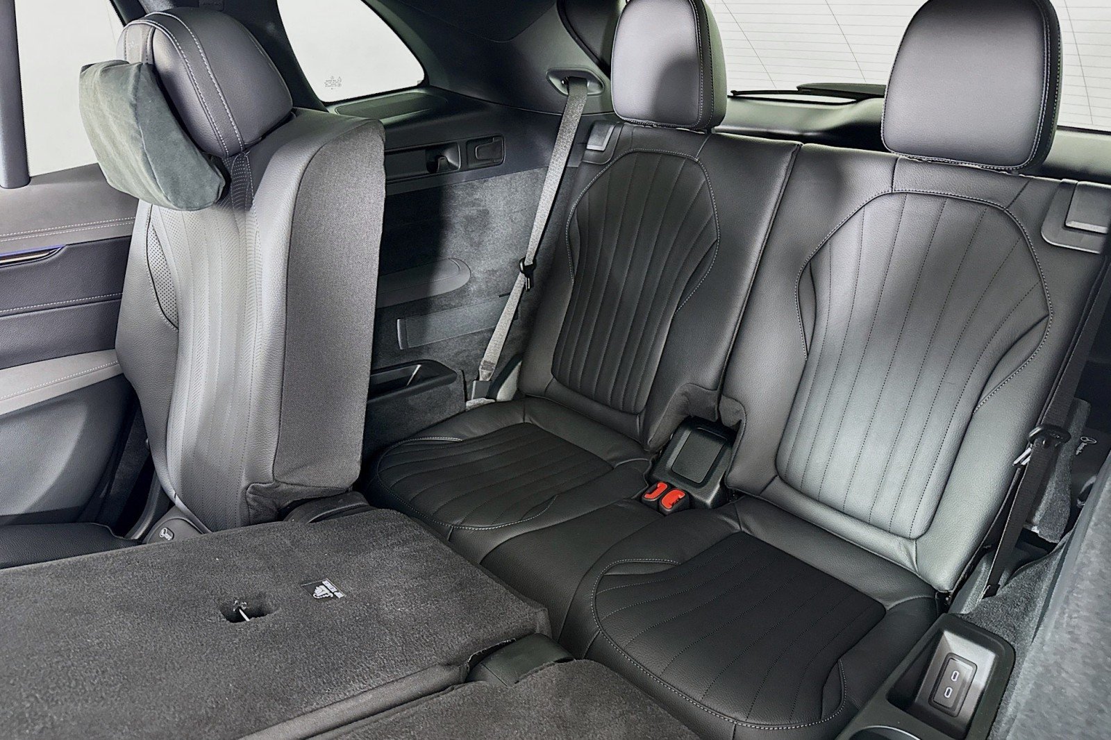 New 2026 MANUFAKTUR Alpine Grey Mercedes-Benz EQS 400 4MATIC® SUV image 8
