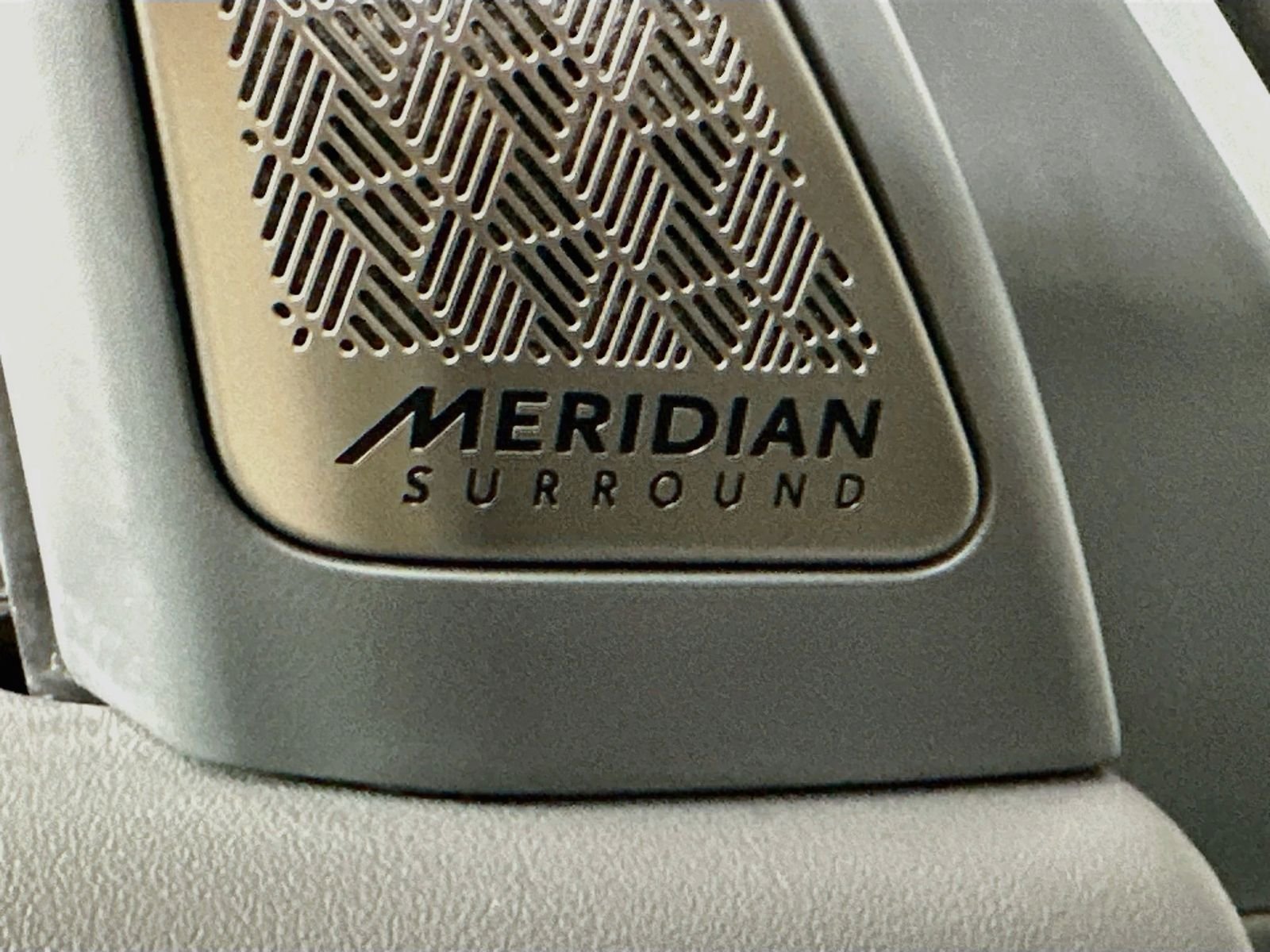 Used 2024 Ivory Silver Kia Land image 19