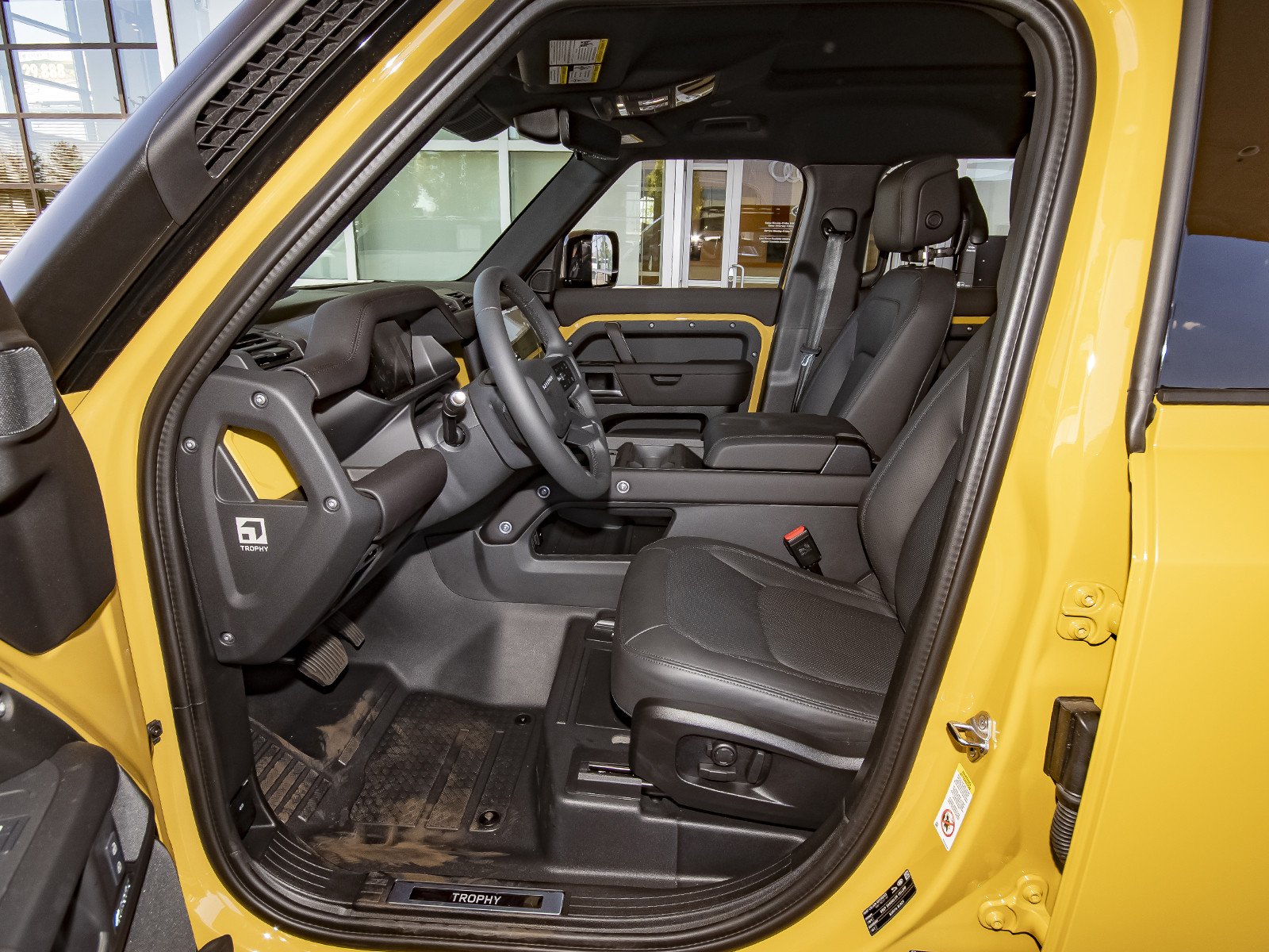 New 2026 Deep Sandglow Yellow Land Rover  image 37