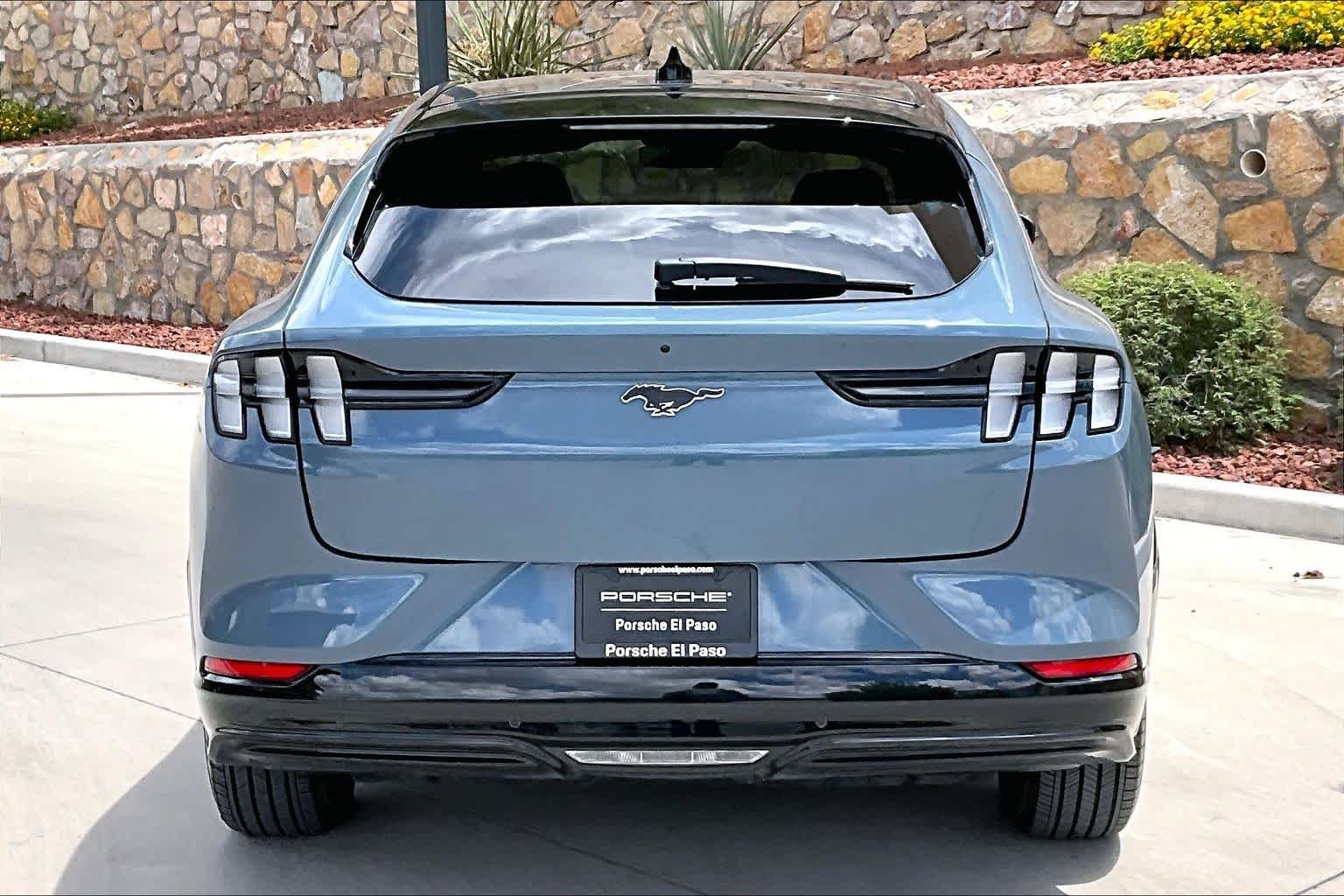 Used 2023 Vapor Blue Metallic Ford Premium image 6