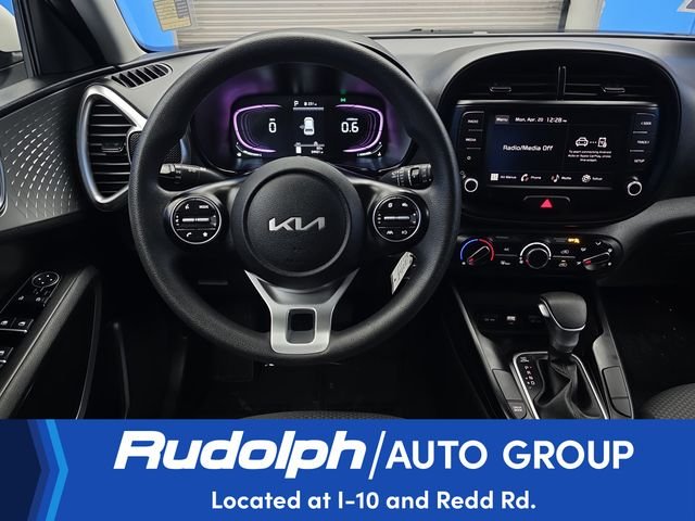 2025 Kia Soul LX - Photo 14