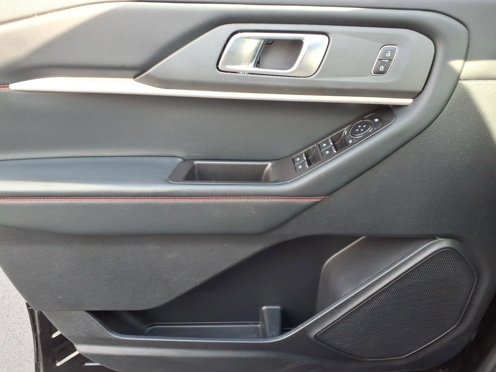 Used 2025 Black Metallic Ford ST-Line image 23