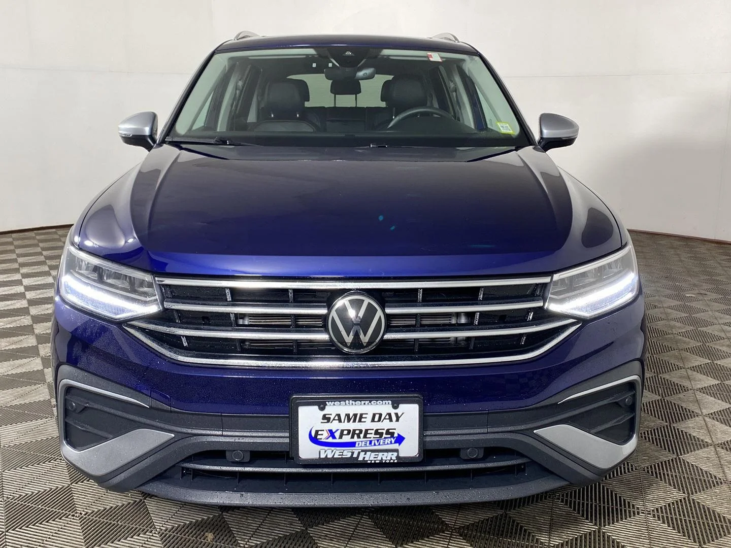 Used 2024 Atlantic Blue Metallic Volkswagen SE image 9