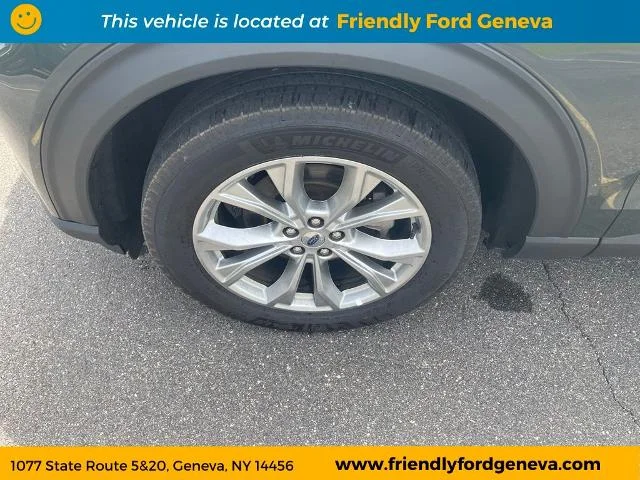 Used 2024 Green Metallic Ford XLT image 9
