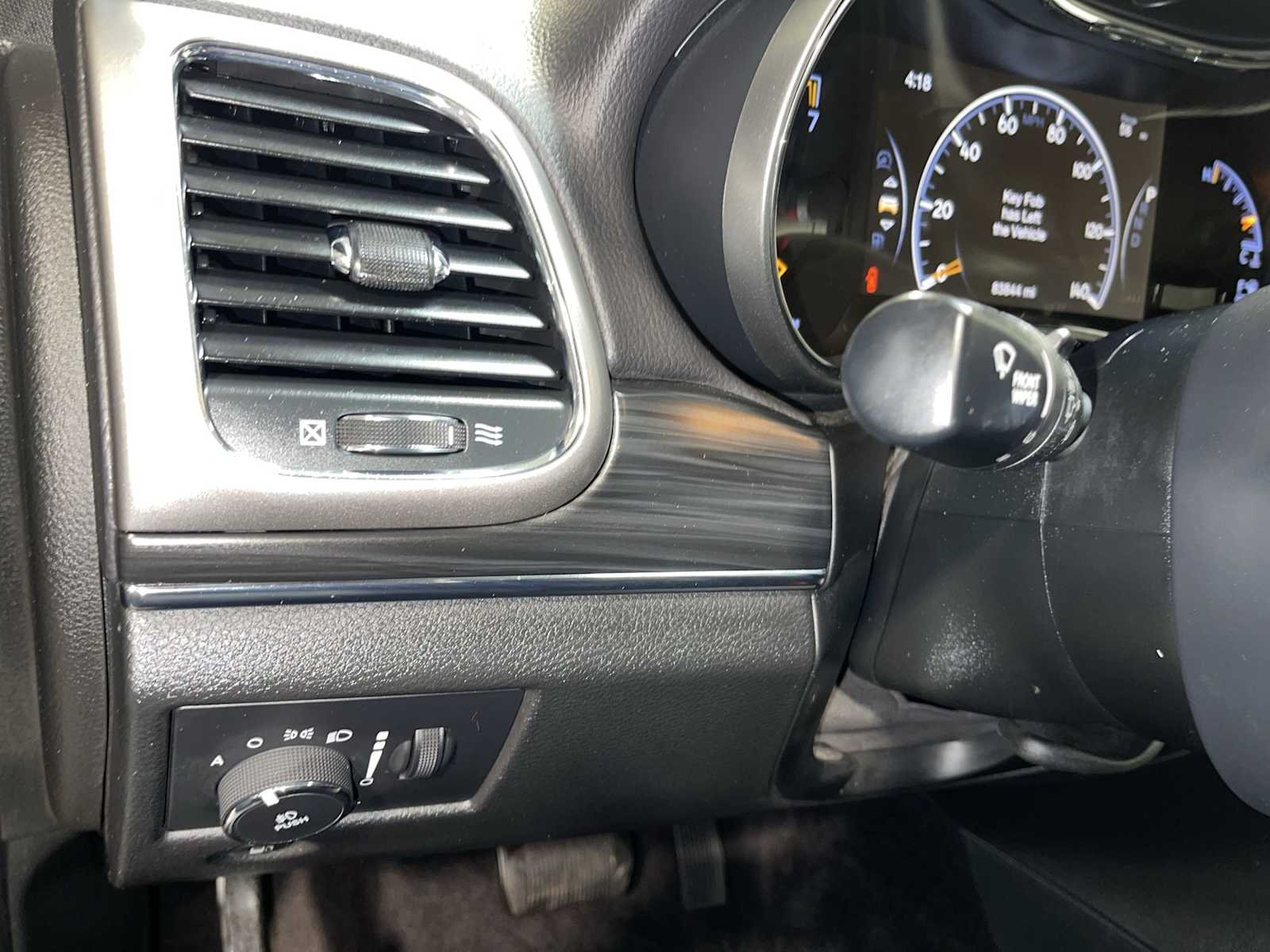 Used 2019 Diamond Black Crystal Pearlcoat Jeep Limited image 24