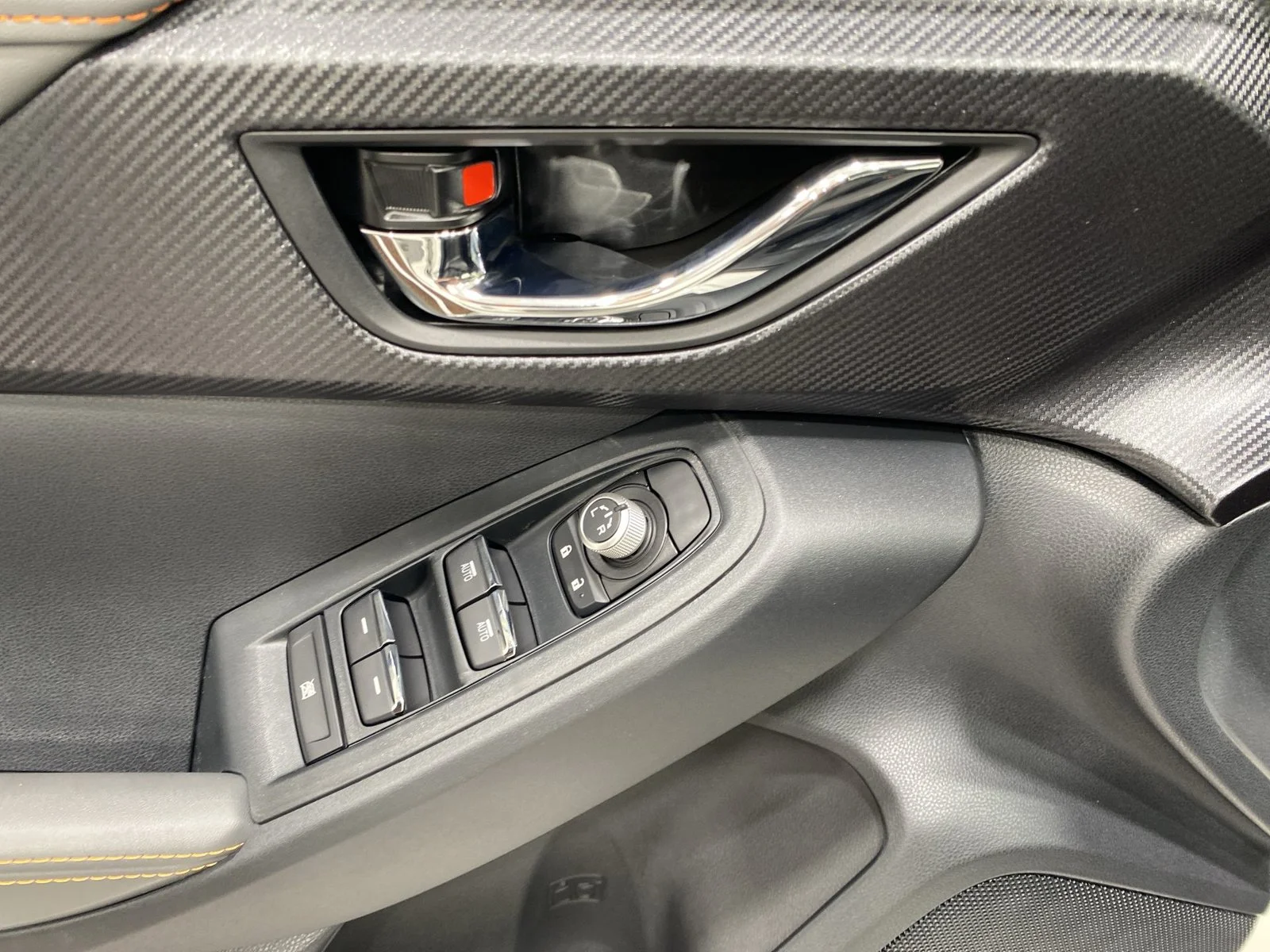 New 2026 CRYSTAL WHITE PEARL Subaru Limited Hybrid image 13