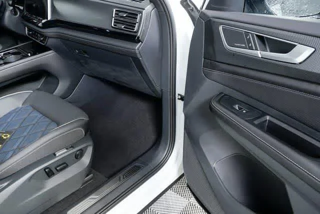2026 Volkswagen Atlas Cross Sport SEL Premium R-LINE - Photo 26