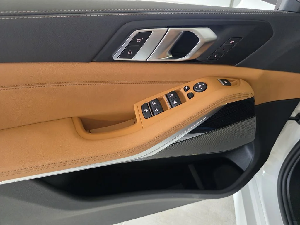 New 2026 Alpine White BMW sDrive40i image 17