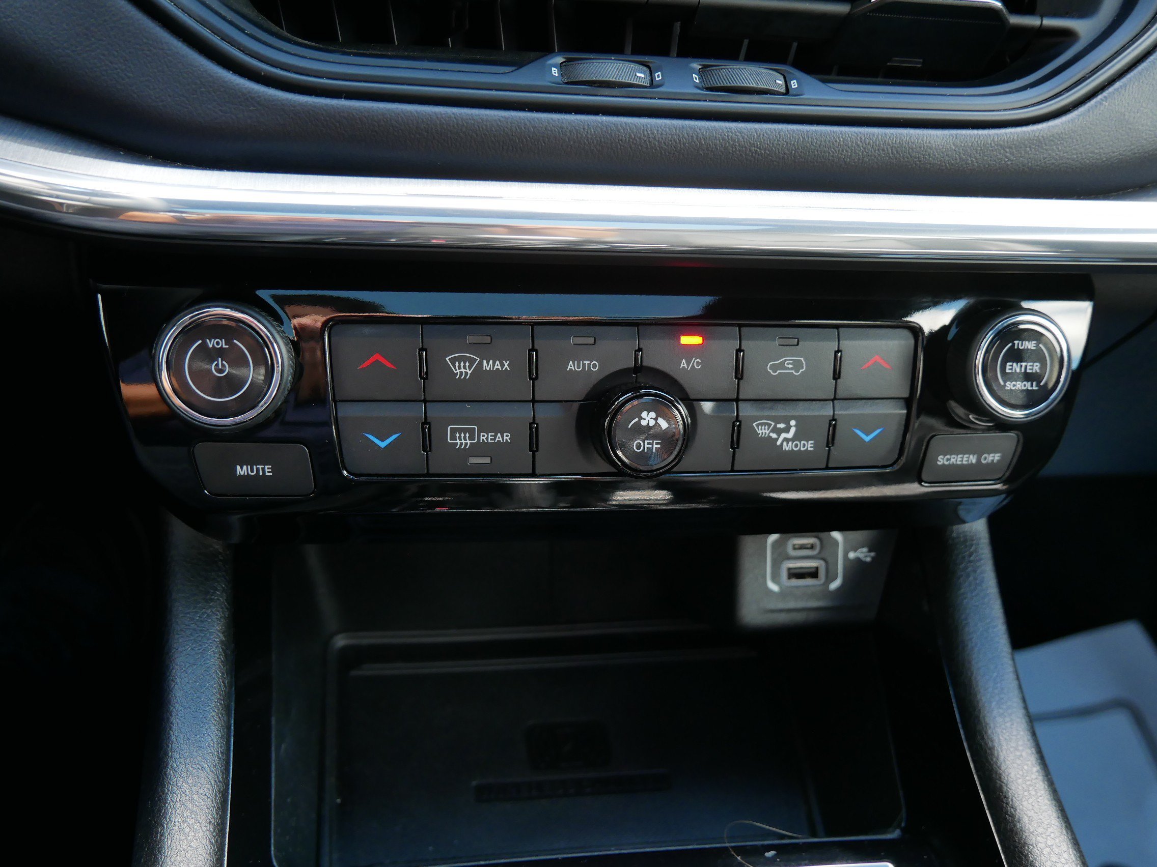 Used 2022 Redline Pearlcoat Jeep (RED) Edition image 23