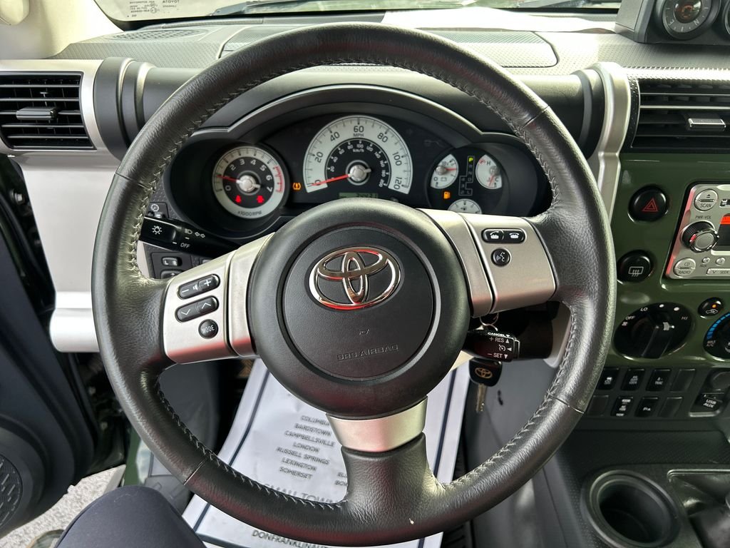 Used 2012 Green Toyota Base image 17