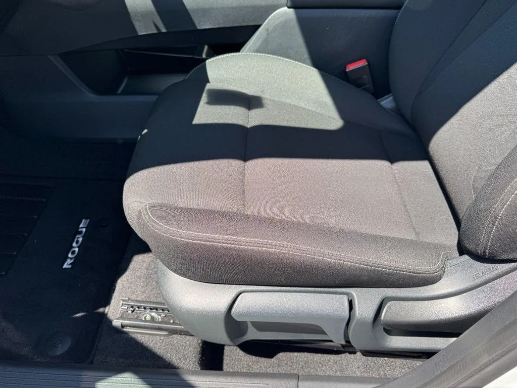 Certified Used 2025 White Nissan S image 14