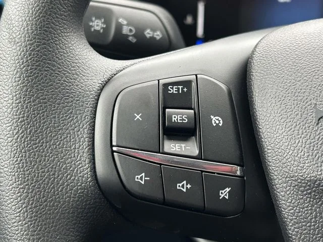 New 2026 Oxford White Ford XLT image 19