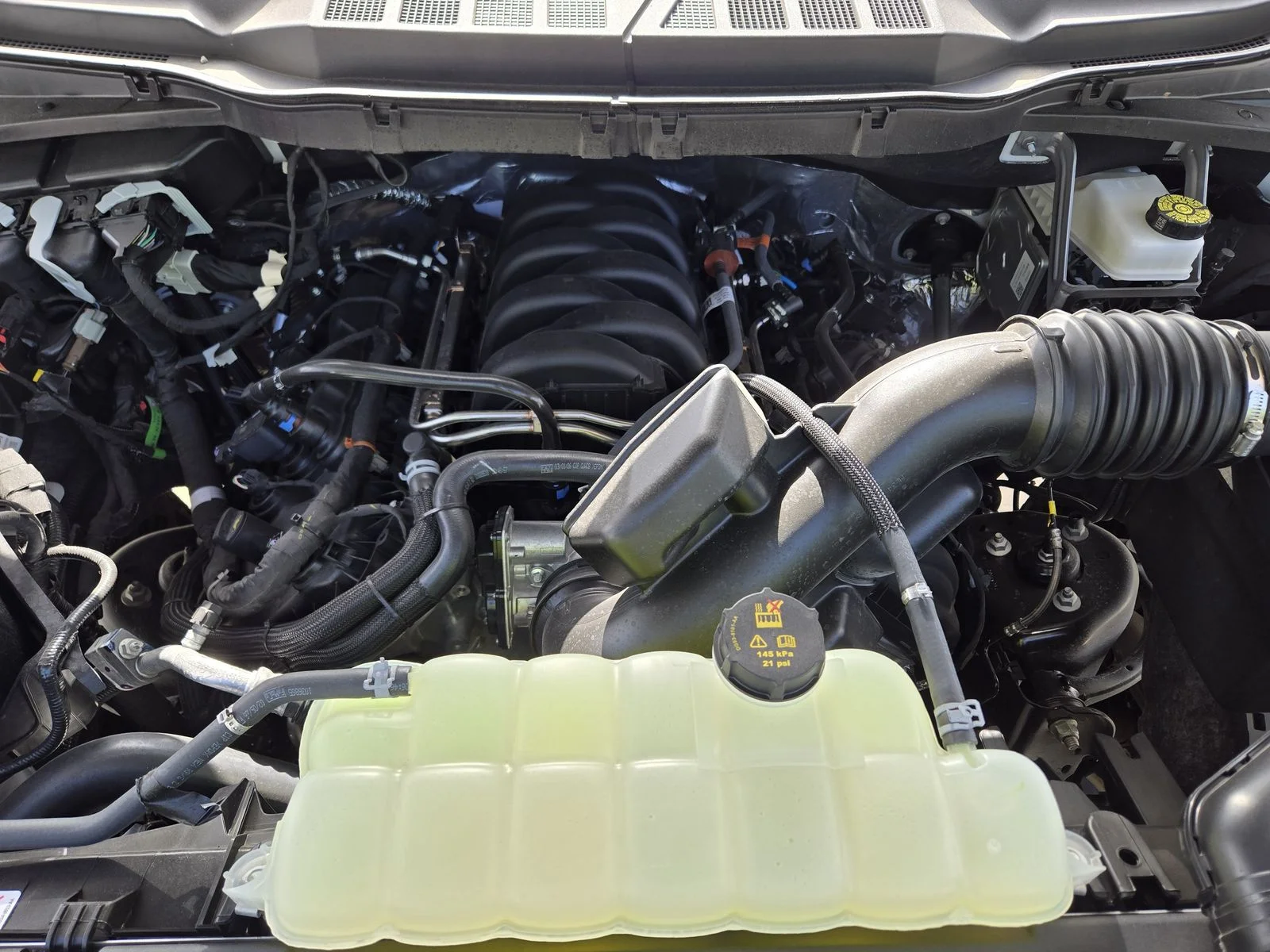 New 2026 Oxford White Ford XLT image 19