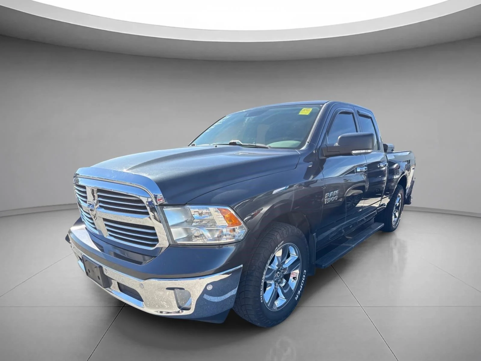 Used 2016  RAM TRUCKS SLT image 1