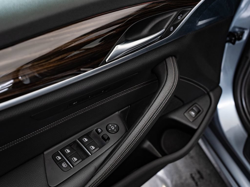 Used 2019 Bluestone Metallic BMW 540i xDrive image 25