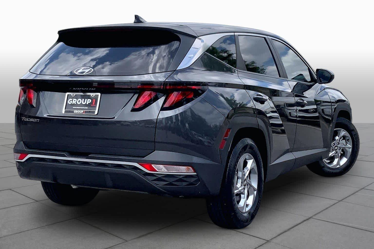 Used 2022 Portofino Gray Hyundai SE image 13