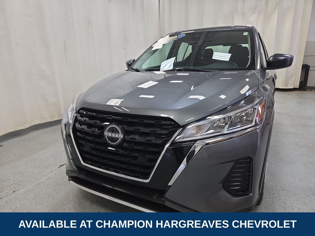 Used 2022 Gun Metallic Nissan S image 39