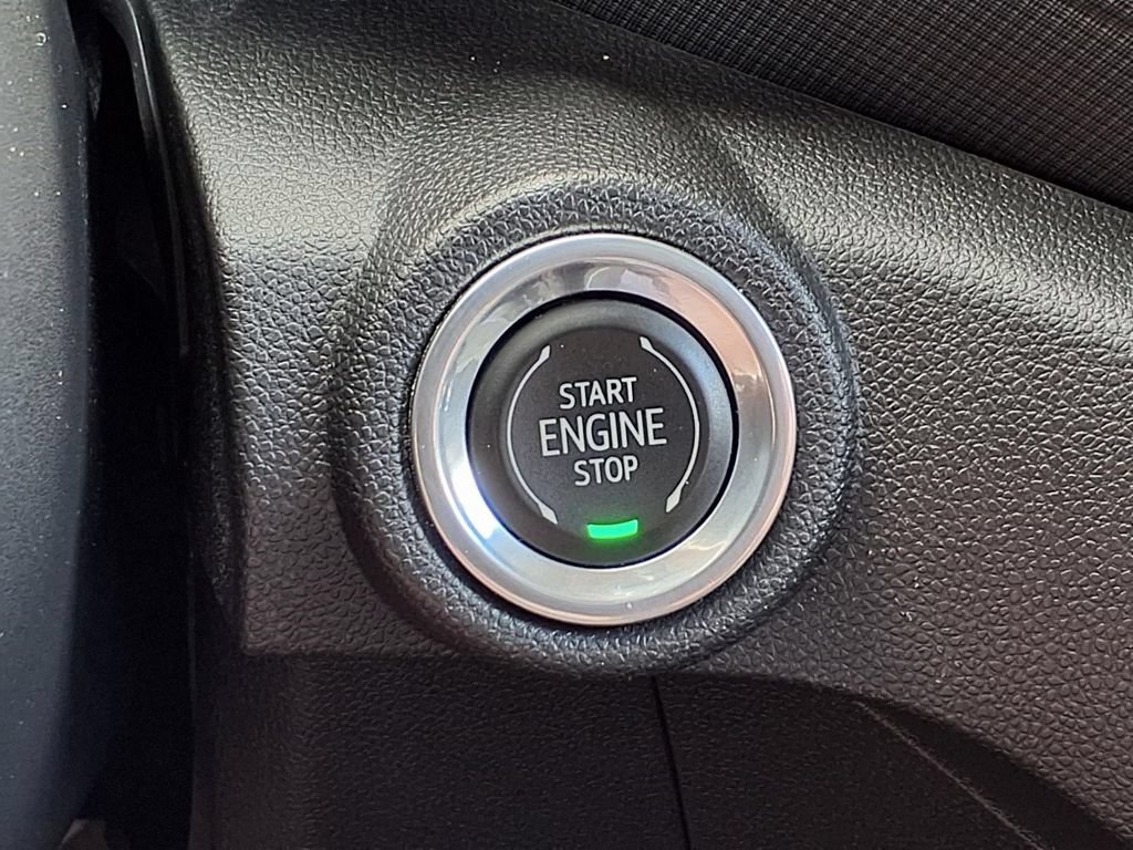 Used 2021 MOSAIC BLACK METALLIC Chevrolet LT image 27