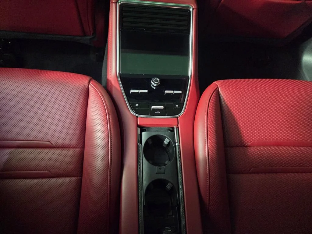 Used 2020 Chalk Porsche Turbo image 28