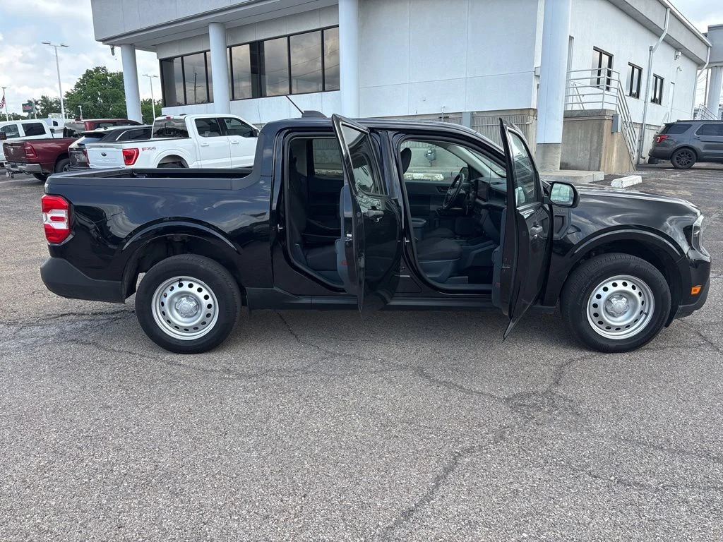 Used 2025 Shadow Black Ford XL image 8