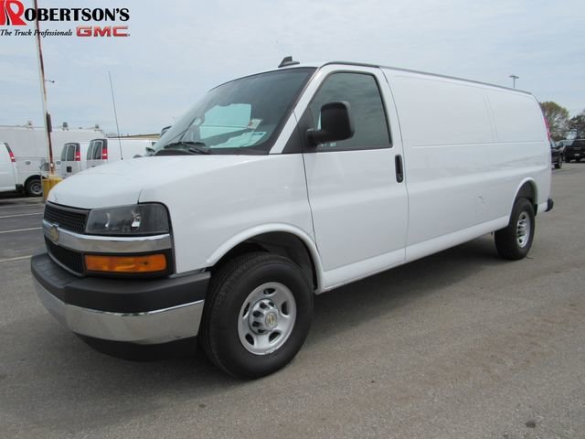 2025 Chevrolet Express 2500 Extended Work Van HD's photo