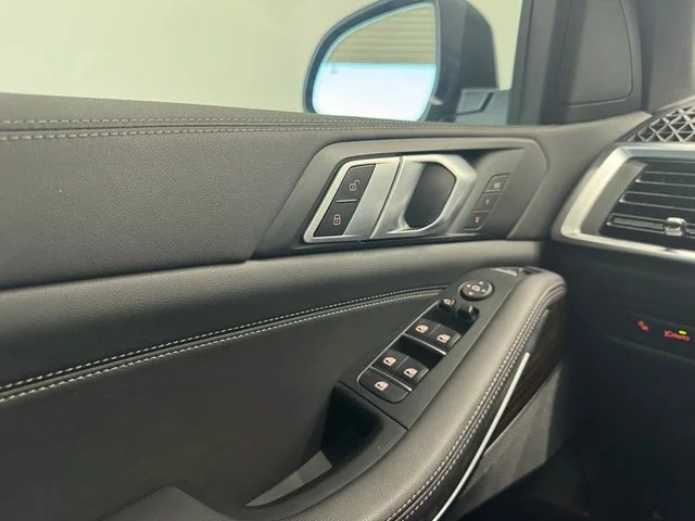 Used 2025 Blue Ridge Mountain Metallic BMW xDrive40i image 39
