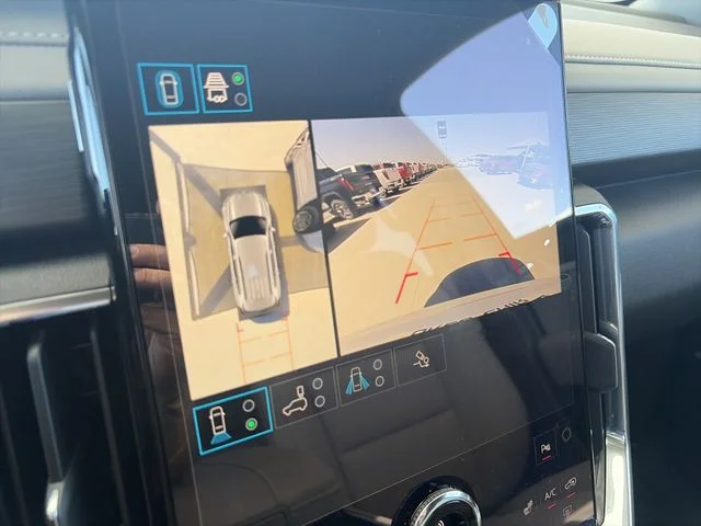 New 2026 White GMC Elevation image 19