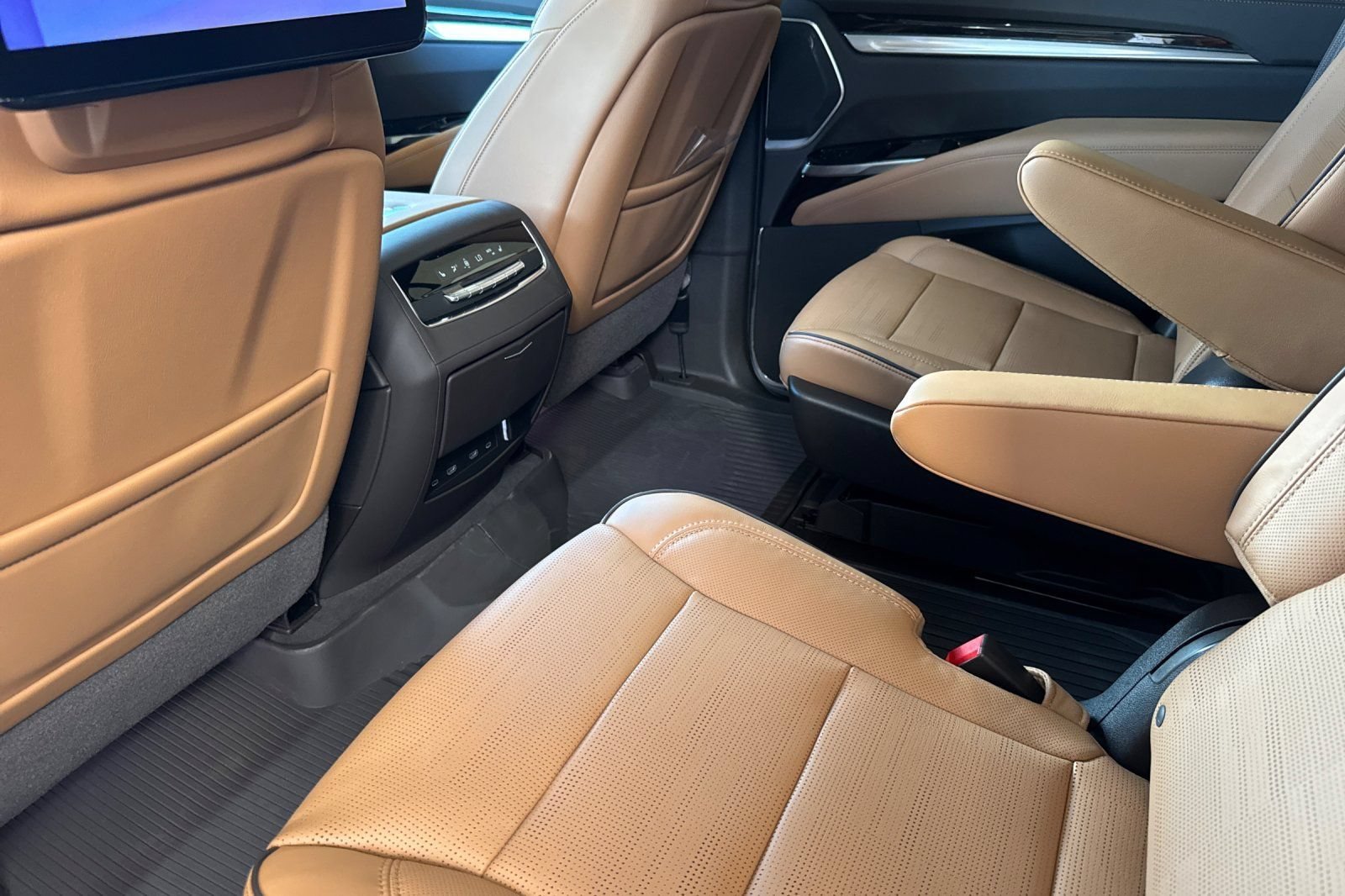 2026 Cadillac Escalade Luxury - Photo 12