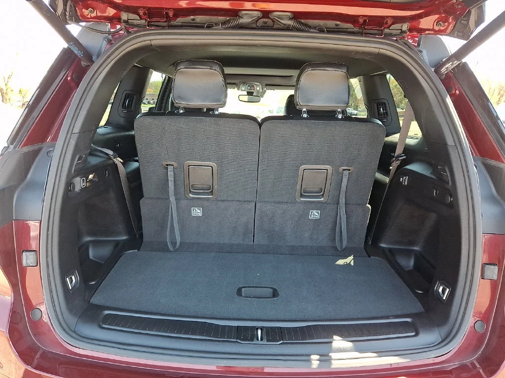 Used 2024 Red Jeep Altitude X 4x4 image 31