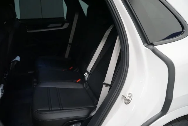 2026 Porsche Cayenne S - Photo 24