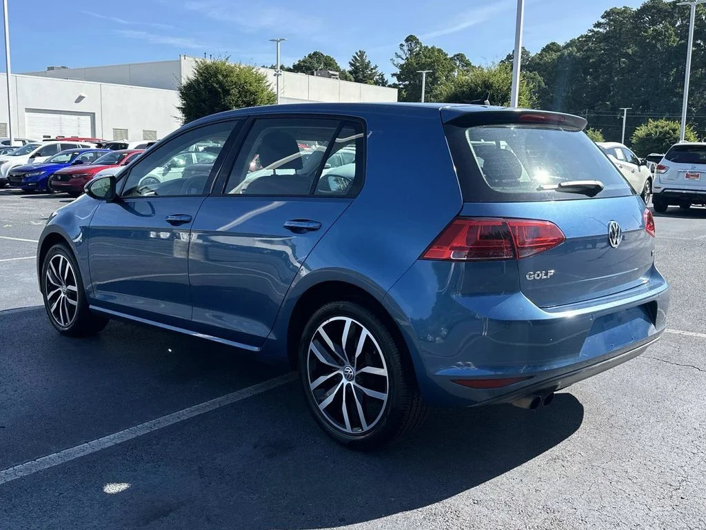 Used 2015  Volkswagen TSI SE 4-Door image 4