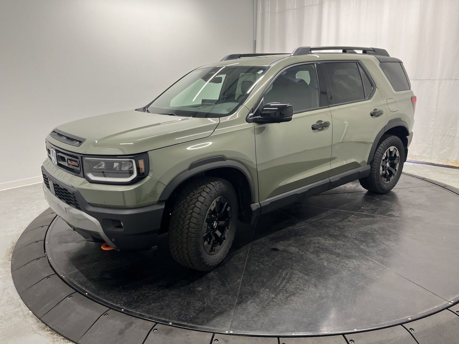 Certified Used 2026 Ash Green Metallic Honda TrailSport Elite image 1