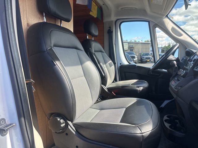 Used 2018 Bright White Clearcoat Ram Low Roof image 10