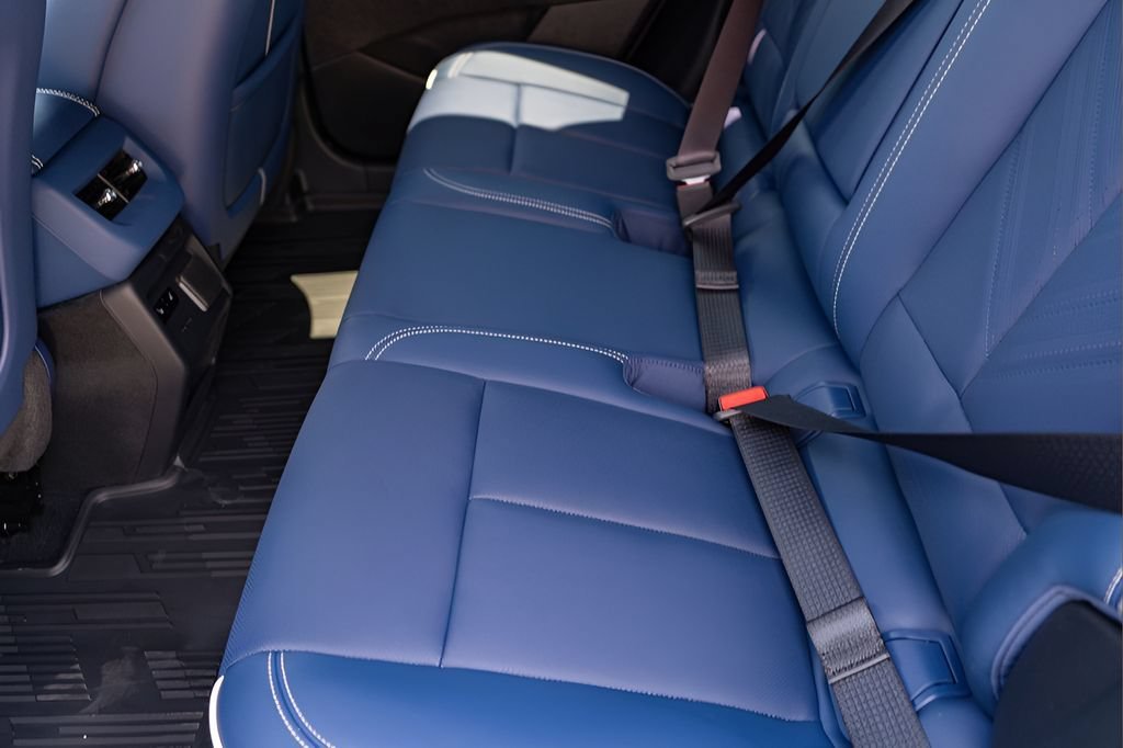 2027 Cadillac OPTIQ Premium Sport - Photo 21