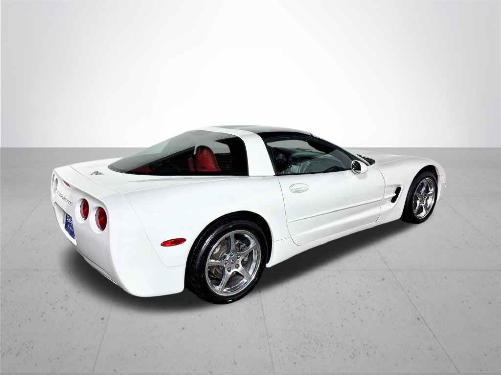 Used 2003 White Chevrolet Base image 6