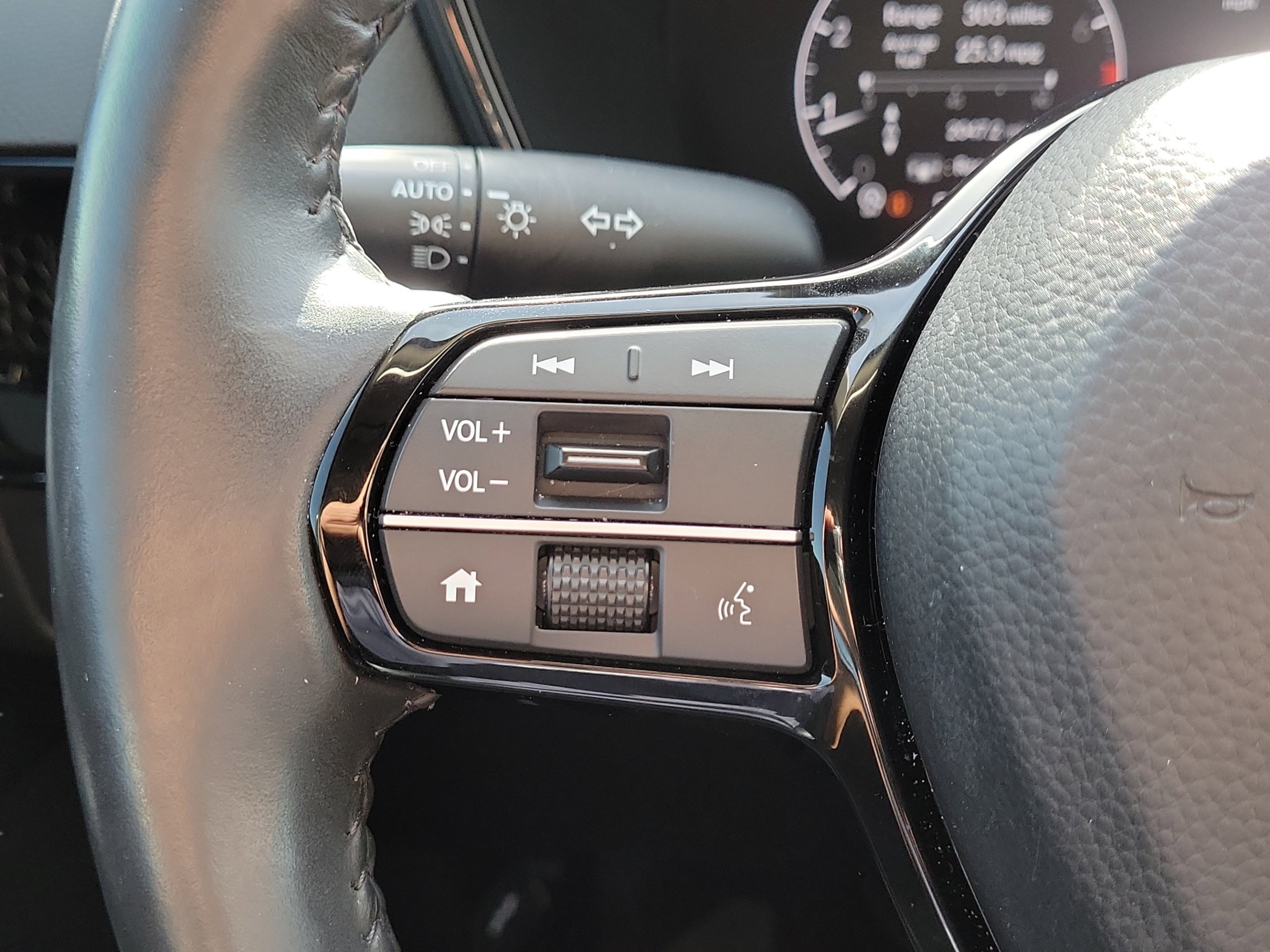 Used 2024 Gray Honda EX-L image 29