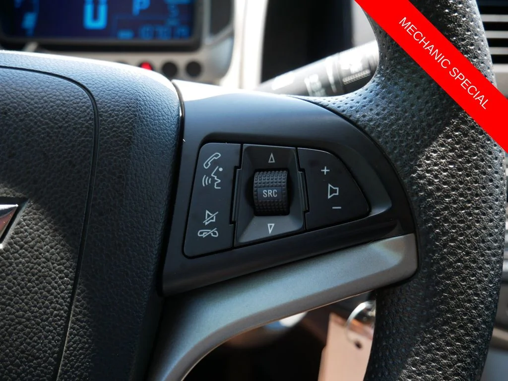 Used 2013 Red Chevrolet LT image 19