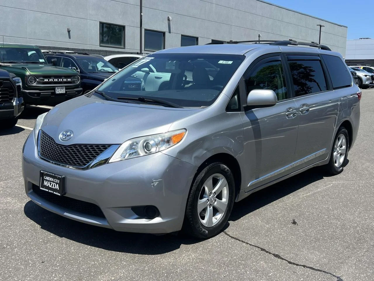 Used 2017 Toyota Sienna LE with VIN 5TDKZ3DC4HS838772 for sale in Glen Cove, NY