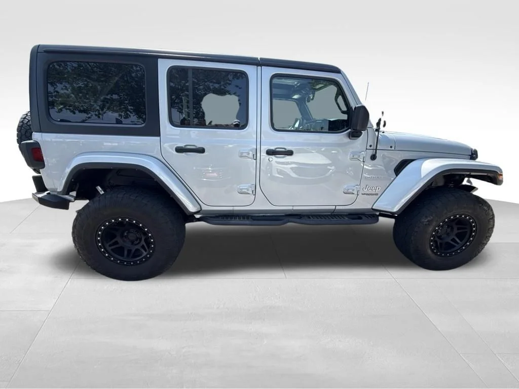 Used 2022 Silver Jeep Unlimited Sahara image 8
