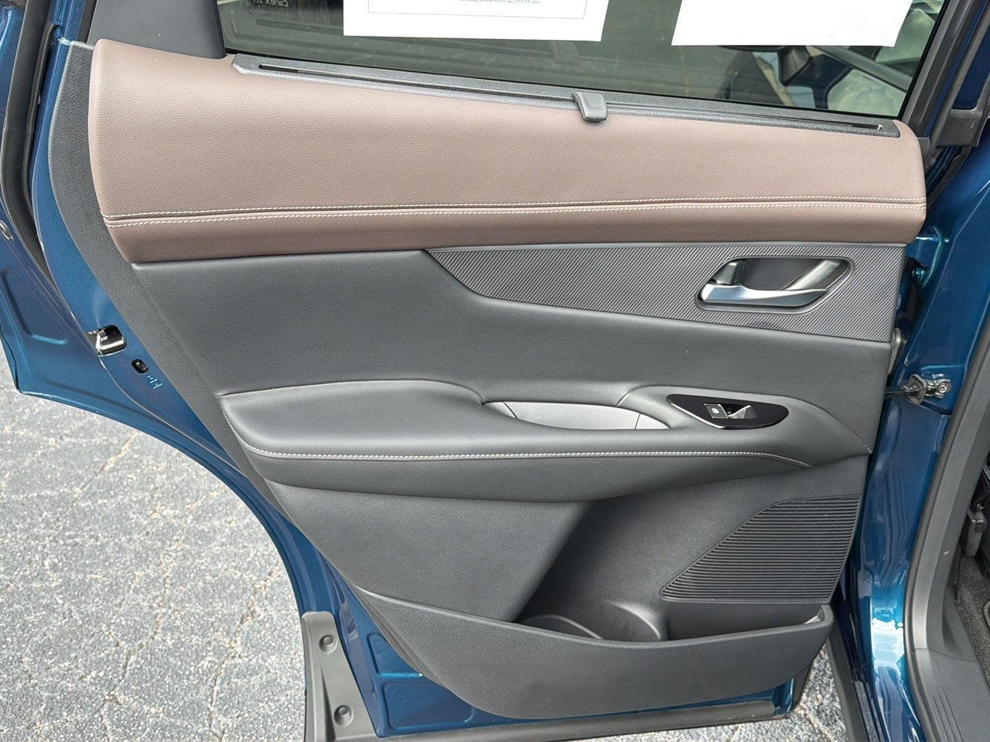 Used 2025 Aurora Blue Pearl Metallic/Super Black Nissan Platinum image 18