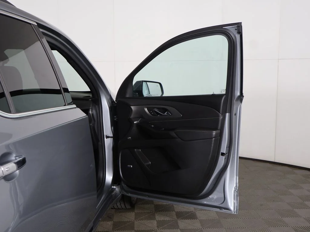 Used 2023 Gray Chevrolet Premier image 27