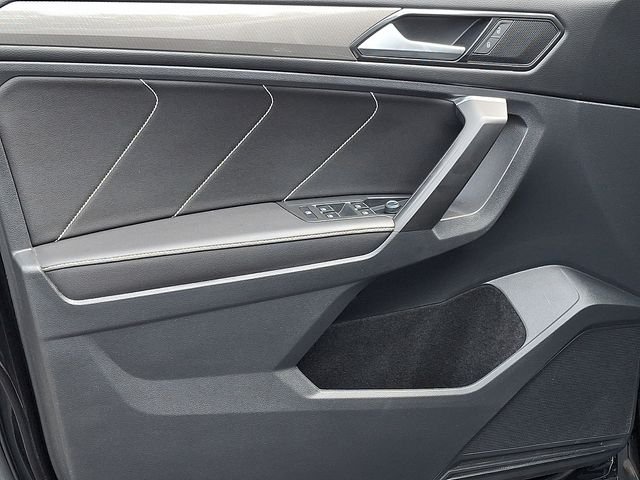 2022 Volkswagen Tiguan SE - Photo 12