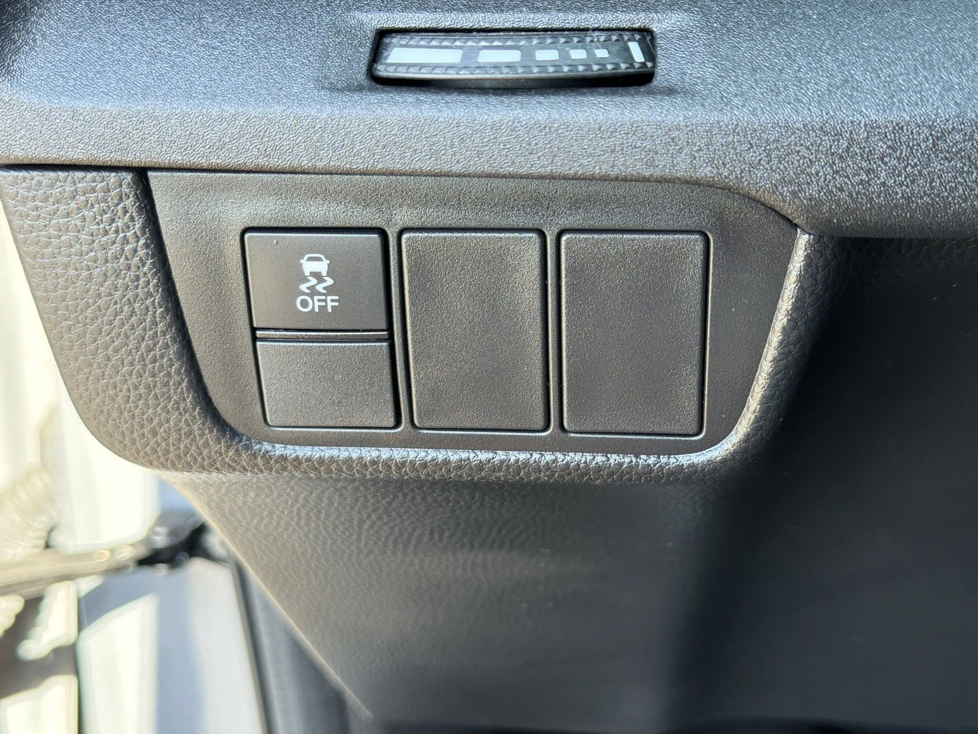 Certified Used 2025 Silver Honda EX image 17