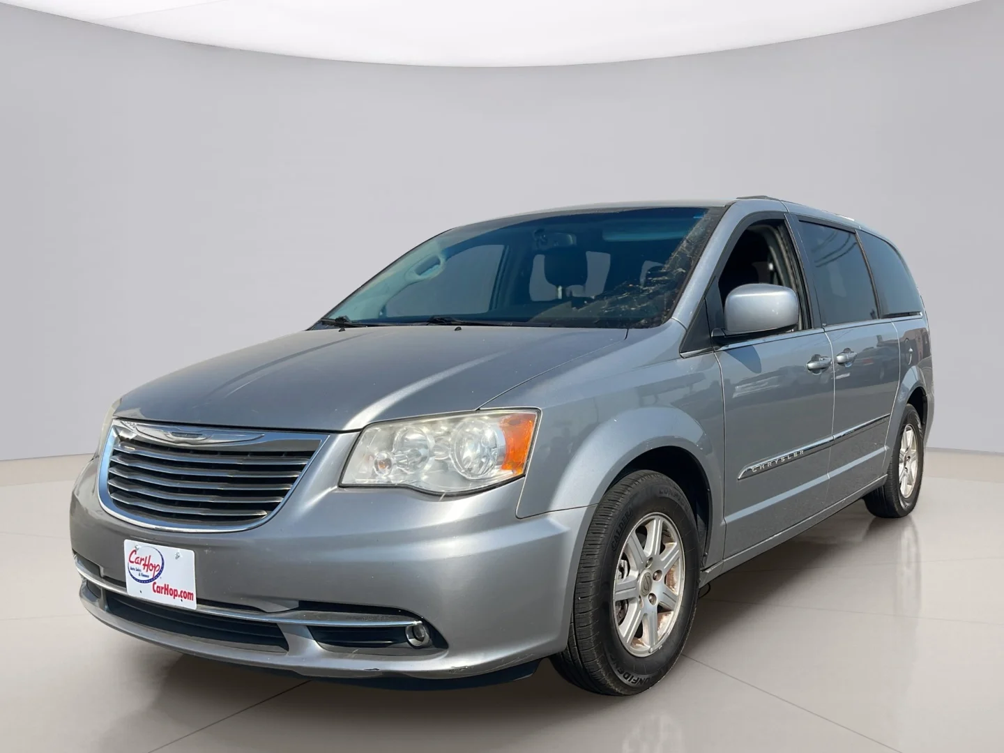 Used 2013 Silver Chrysler TOURING image 2