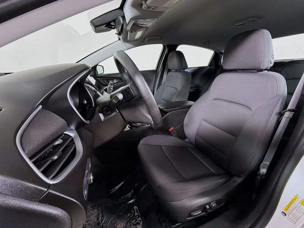 Used 2024 White Chevrolet LT image 12