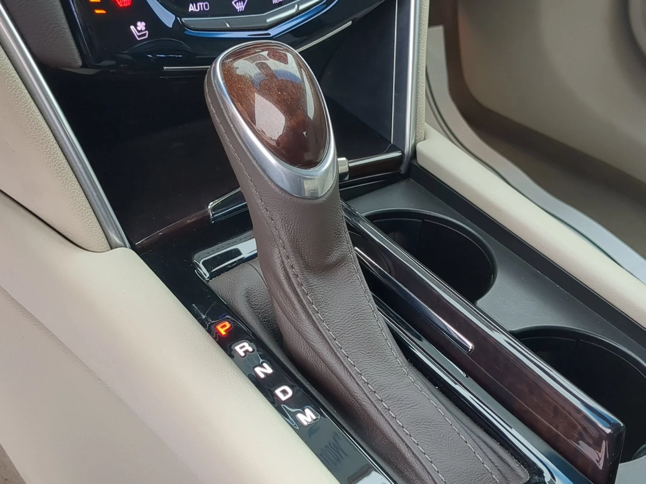Used 2016 Crystal White Tricoat Cadillac Luxury Collection image 14